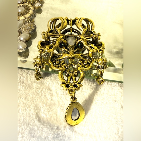 Vintage Style Big Gold and Silver Crystal and Rhinestones Brooch - Picture 6 of 6